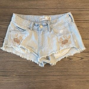 Abercrombie & Fitch low rise floral shorts Size 2 denim embroidered summer